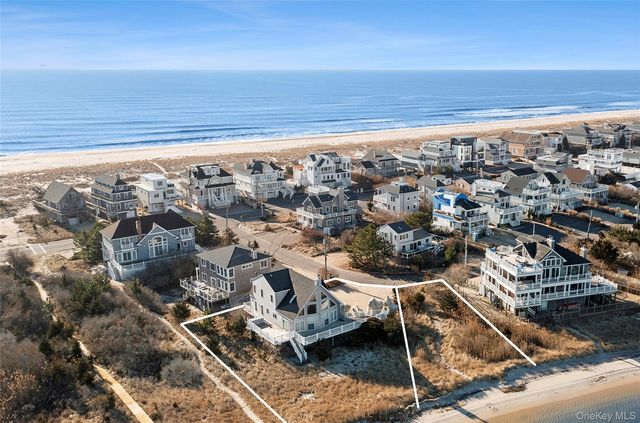 8 Dune Lane, Westhampton Dunes, NY 11978