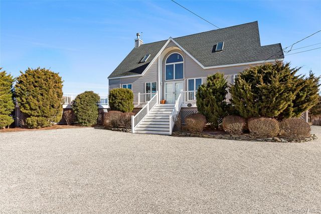 8 Dune Lane, Westhampton Dunes, NY 11978