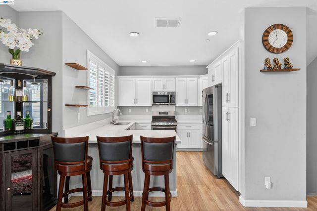 431 Colina Way, El Sobrante, CA 94803