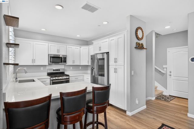 431 Colina Way, El Sobrante, CA 94803