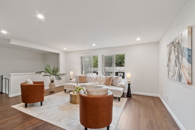 16 Bowl Rd, Chelmsford, MA 01824