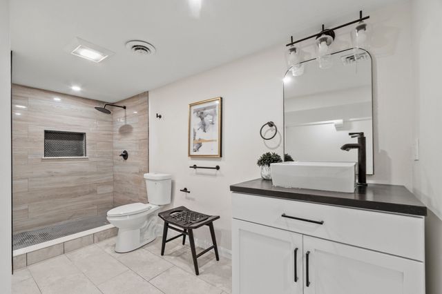 16 Bowl Rd, Chelmsford, MA 01824