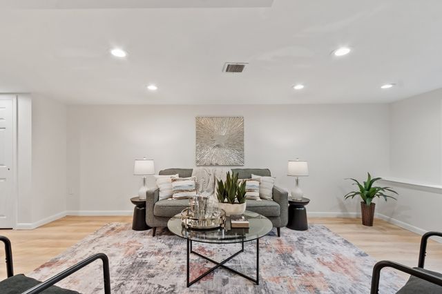 16 Bowl Rd, Chelmsford, MA 01824