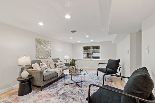 16 Bowl Rd, Chelmsford, MA 01824