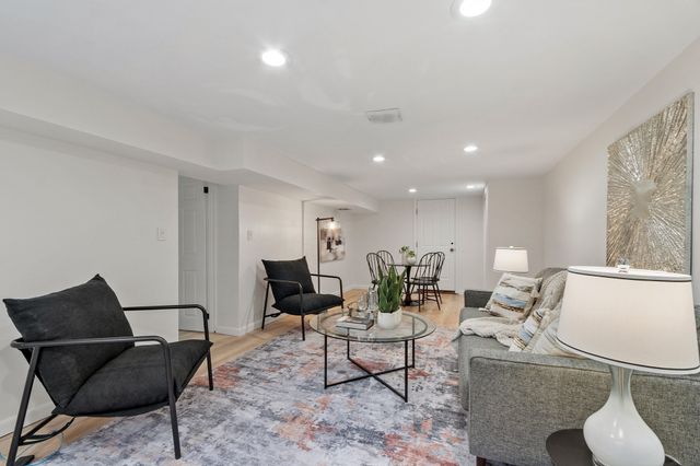 16 Bowl Rd, Chelmsford, MA 01824