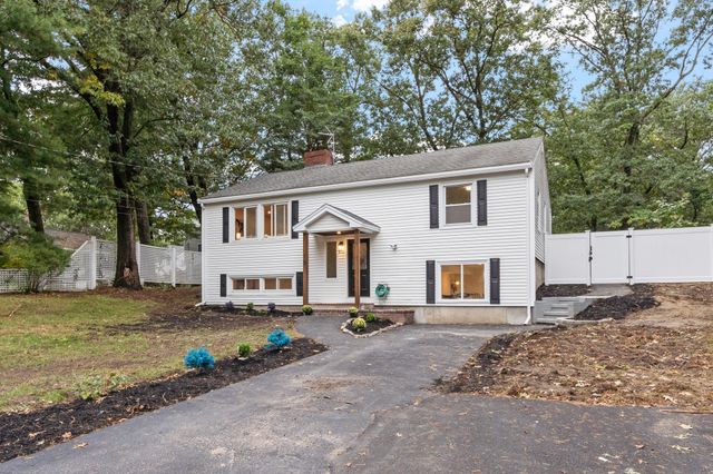 16 Bowl Rd, Chelmsford, MA 01824