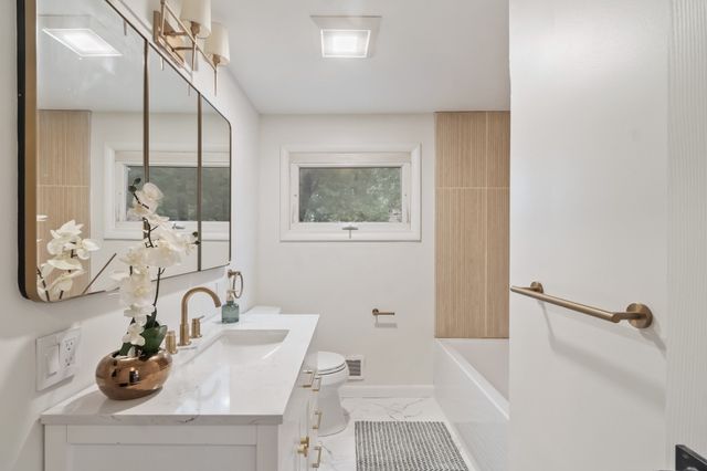 16 Bowl Rd, Chelmsford, MA 01824