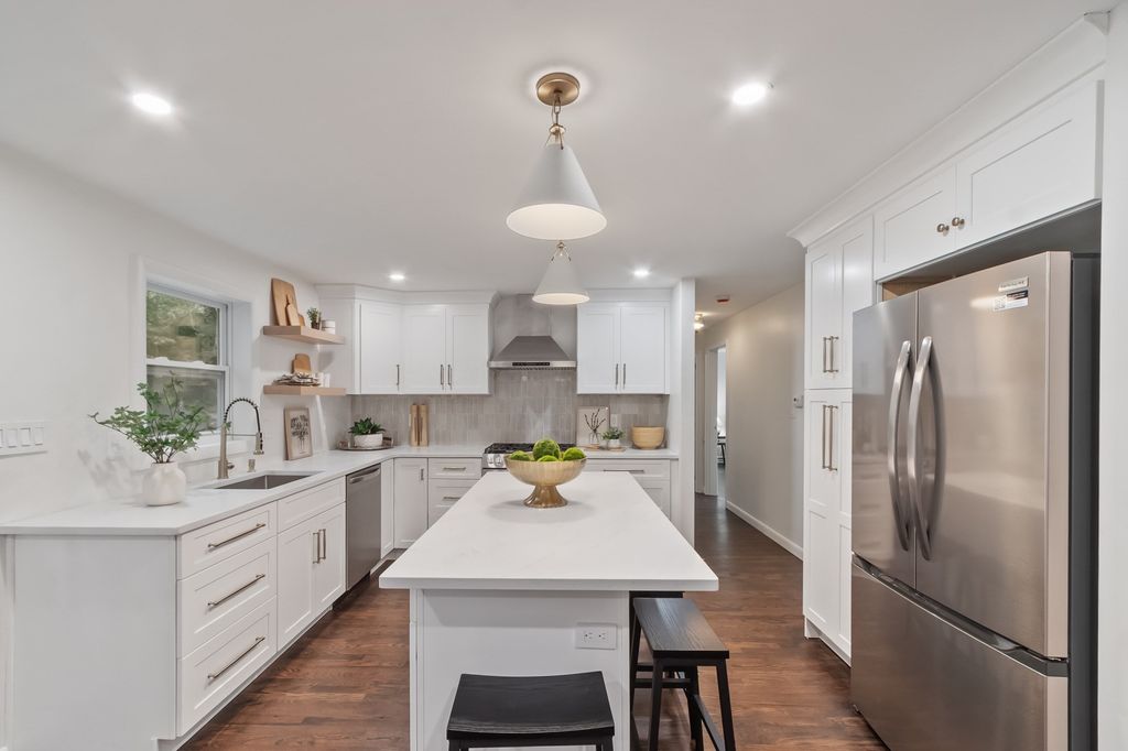 16 Bowl Rd, Chelmsford, MA 01824