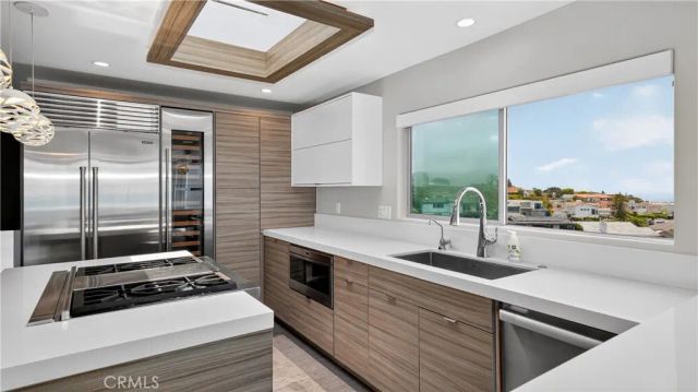855 Santa Ana Street, Laguna Beach, CA 92651