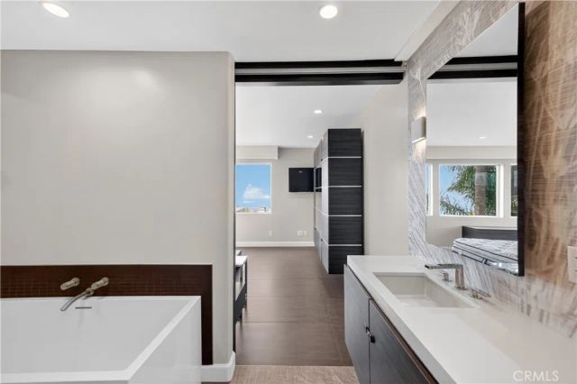 855 Santa Ana Street, Laguna Beach, CA 92651
