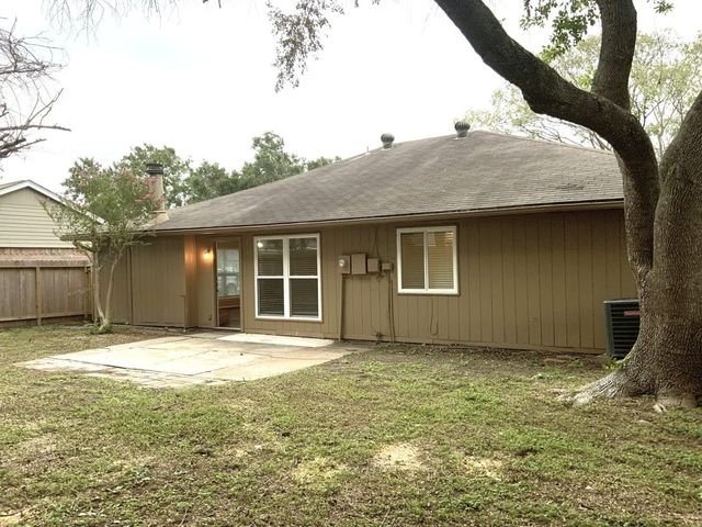 209 Greenshire Drive, League City, TX 77573