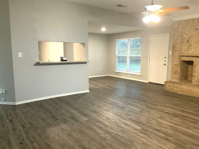 209 Greenshire Drive, League City, TX 77573