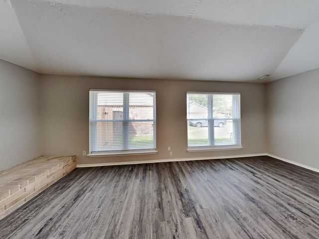 209 Greenshire Drive, League City, TX 77573