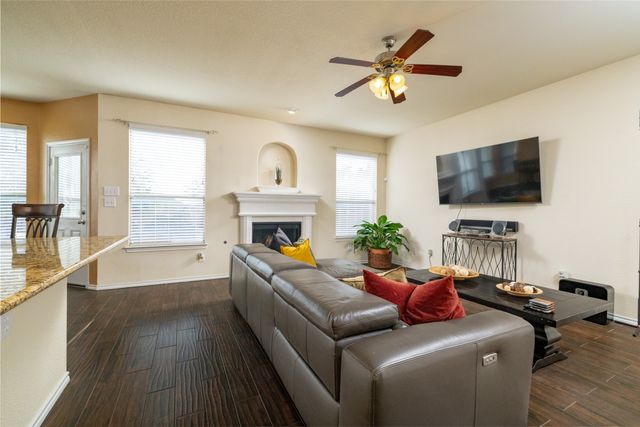 45 Beechcreek Drive, Edgecliff Village, TX 76134