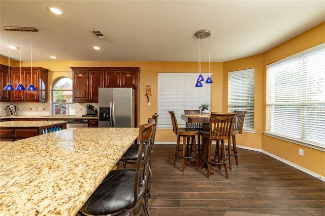 45 Beechcreek Drive, Edgecliff Village, TX 76134