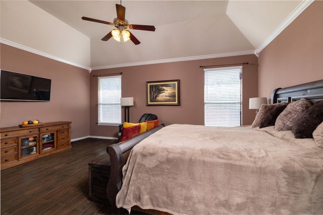 45 Beechcreek Drive, Edgecliff Village, TX 76134