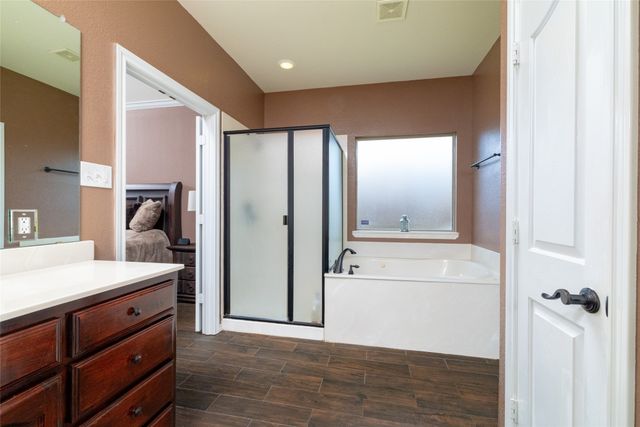 45 Beechcreek Drive, Edgecliff Village, TX 76134