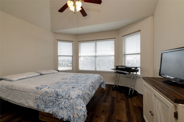 45 Beechcreek Drive, Edgecliff Village, TX 76134