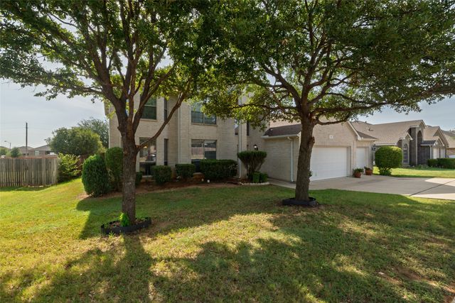 45 Beechcreek Drive, Edgecliff Village, TX 76134