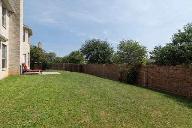 45 Beechcreek Drive, Edgecliff Village, TX 76134