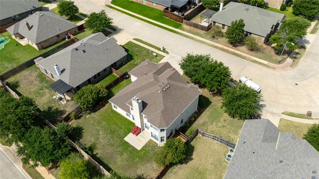 45 Beechcreek Drive, Edgecliff Village, TX 76134