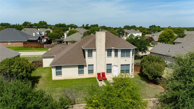 45 Beechcreek Drive, Edgecliff Village, TX 76134