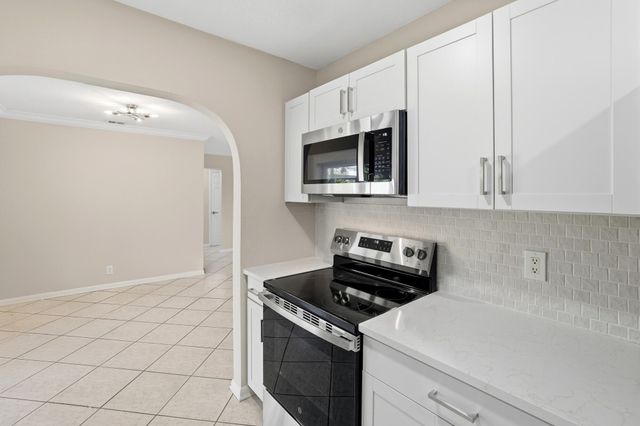 301 Wilma Circle, Riviera Beach, FL 33404