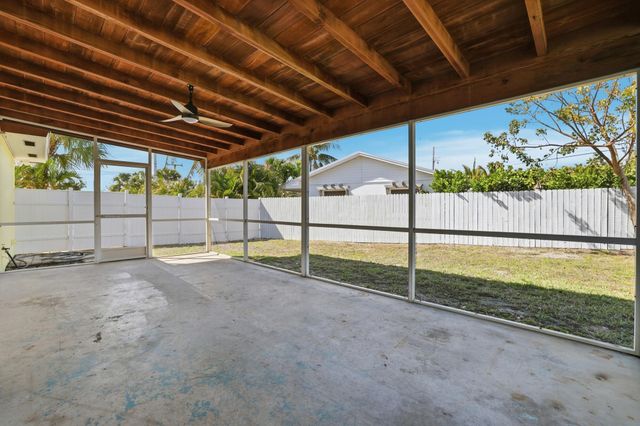 301 Wilma Circle, Riviera Beach, FL 33404