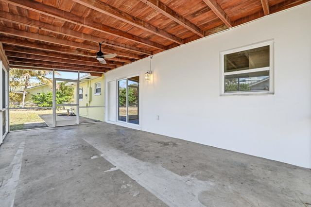 301 Wilma Circle, Riviera Beach, FL 33404