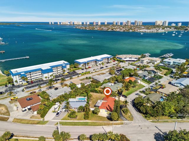301 Wilma Circle, Riviera Beach, FL 33404