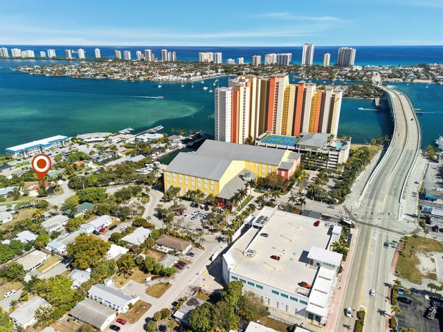 301 Wilma Circle, Riviera Beach, FL 33404