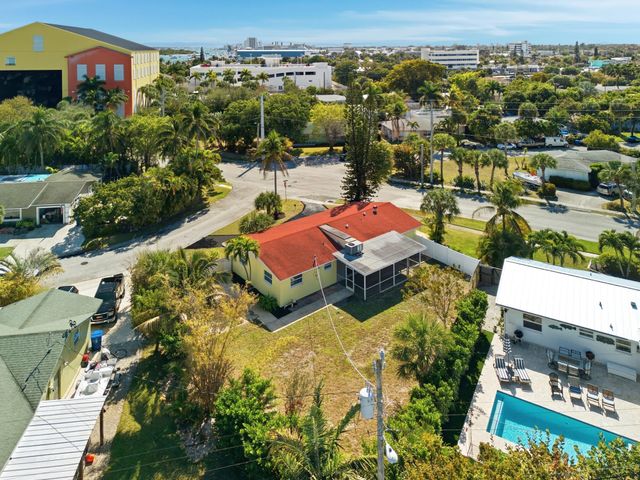 301 Wilma Circle, Riviera Beach, FL 33404