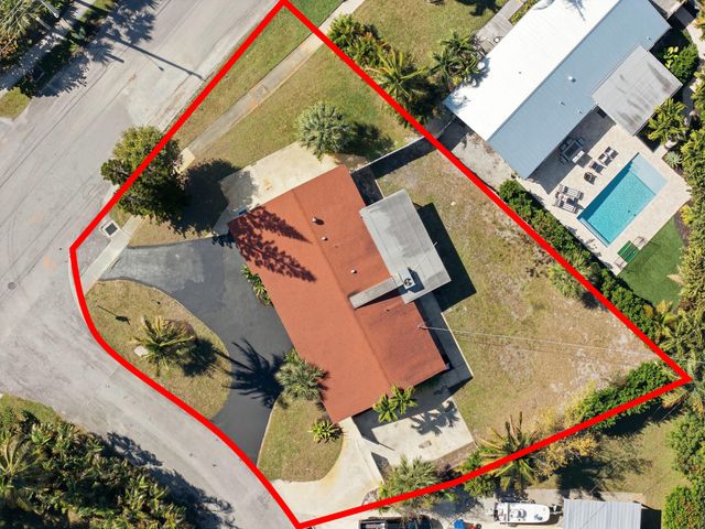 301 Wilma Circle, Riviera Beach, FL 33404