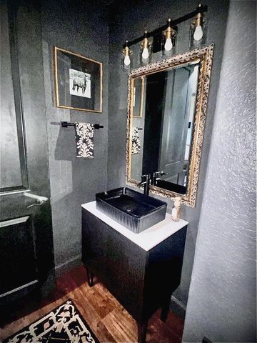 6013 BOWEN DANIEL 105, Tampa, FL 33616