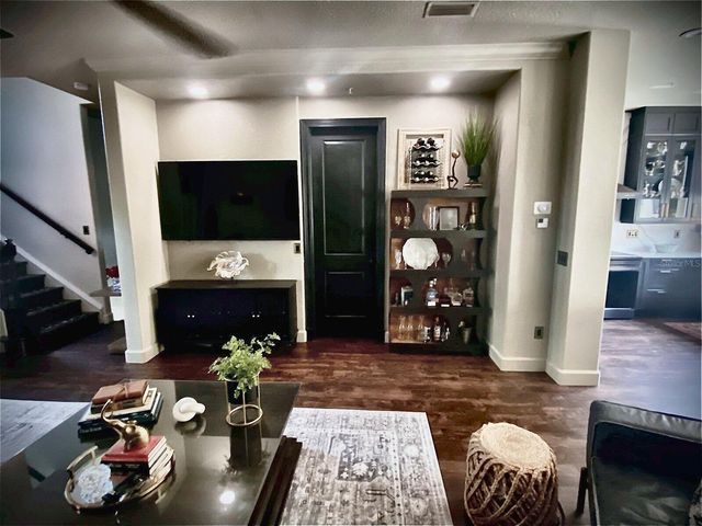 6013 BOWEN DANIEL 105, Tampa, FL 33616