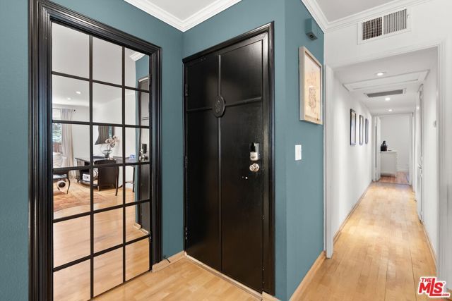 700 Westmount Drive 107, West Hollywood, CA 90069