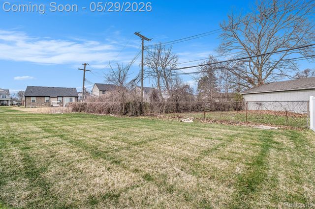 8301 Berwick Drive, Westland, MI 48185
