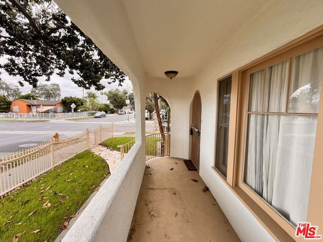 496 E 52nd Street, Long Beach, CA 90805
