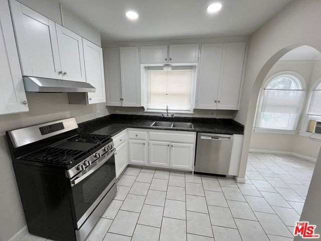 496 E 52nd Street, Long Beach, CA 90805