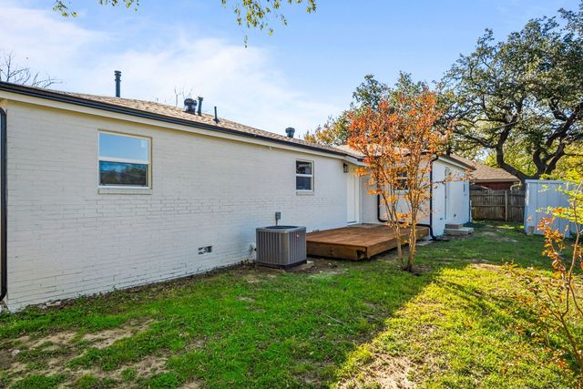 1318 W Water Street, Weatherford, TX 76086