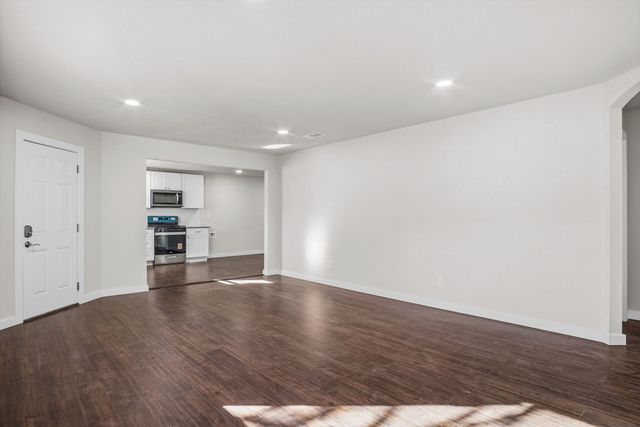 1318 W Water Street, Weatherford, TX 76086