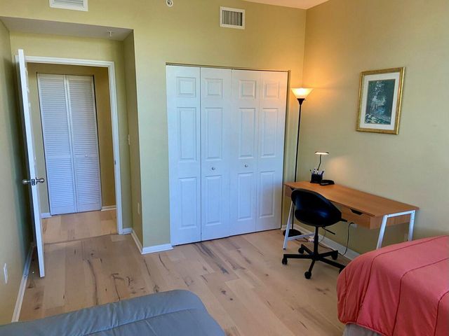 802 W Windward Way 203, Lantana, FL 33462