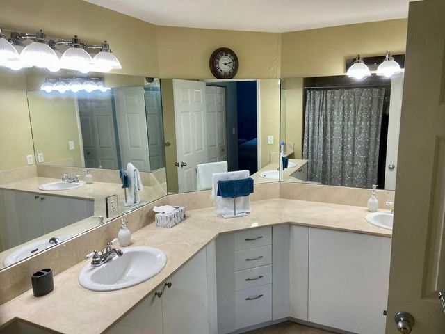 802 W Windward Way 203, Lantana, FL 33462
