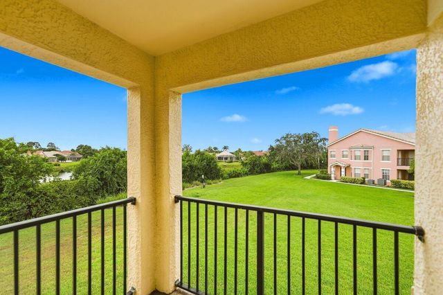 124 SW Peacock Boulevard, Port St. Lucie, FL 34986