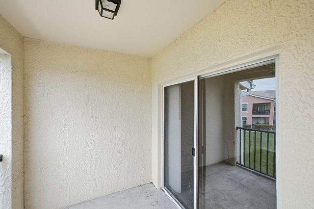 124 SW Peacock Boulevard, Port St. Lucie, FL 34986