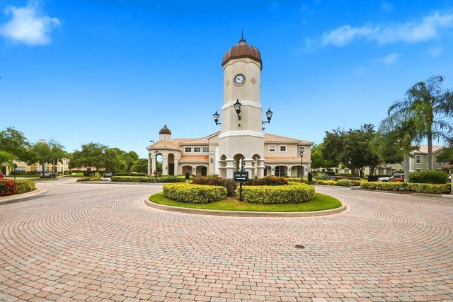 124 SW Peacock Boulevard, Port St. Lucie, FL 34986