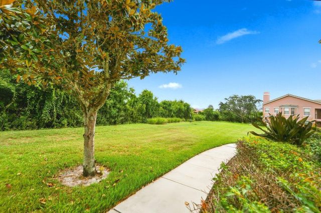 124 SW Peacock Boulevard, Port St. Lucie, FL 34986