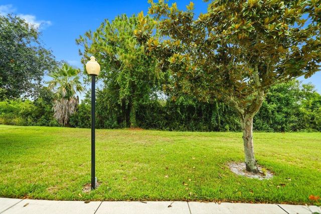 124 SW Peacock Boulevard, Port St. Lucie, FL 34986