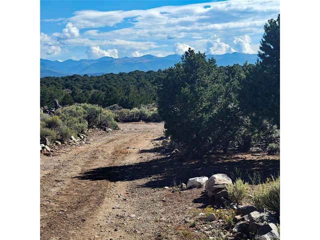 678 Valley View Dr, San Luis, CO 81152