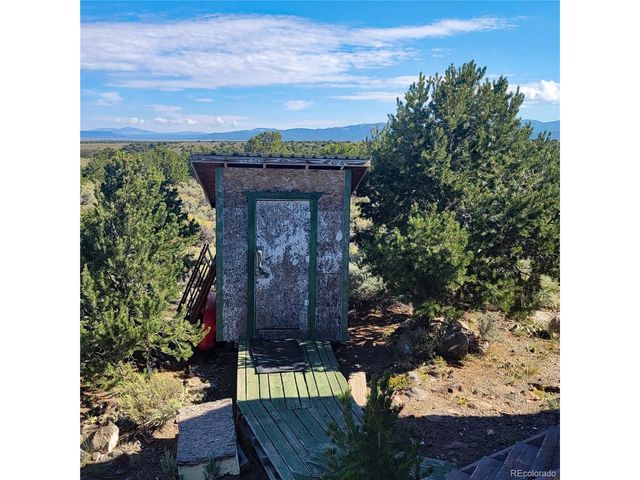 678 Valley View Dr, San Luis, CO 81152